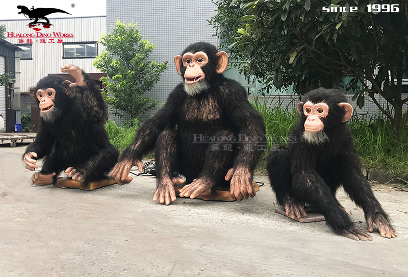 華龍科技  動作神態(tài)逼真的仿真動物模型